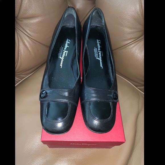 Salvatore Ferragamo Block-Heel Pumps - Picture 2 of 5